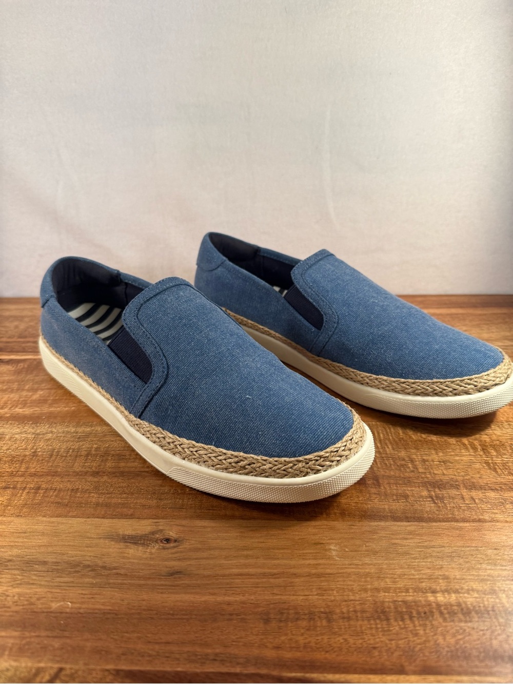 Vionic Rae Slip-on Espadrille Sneaker Blue Denim Size 9 NWOT